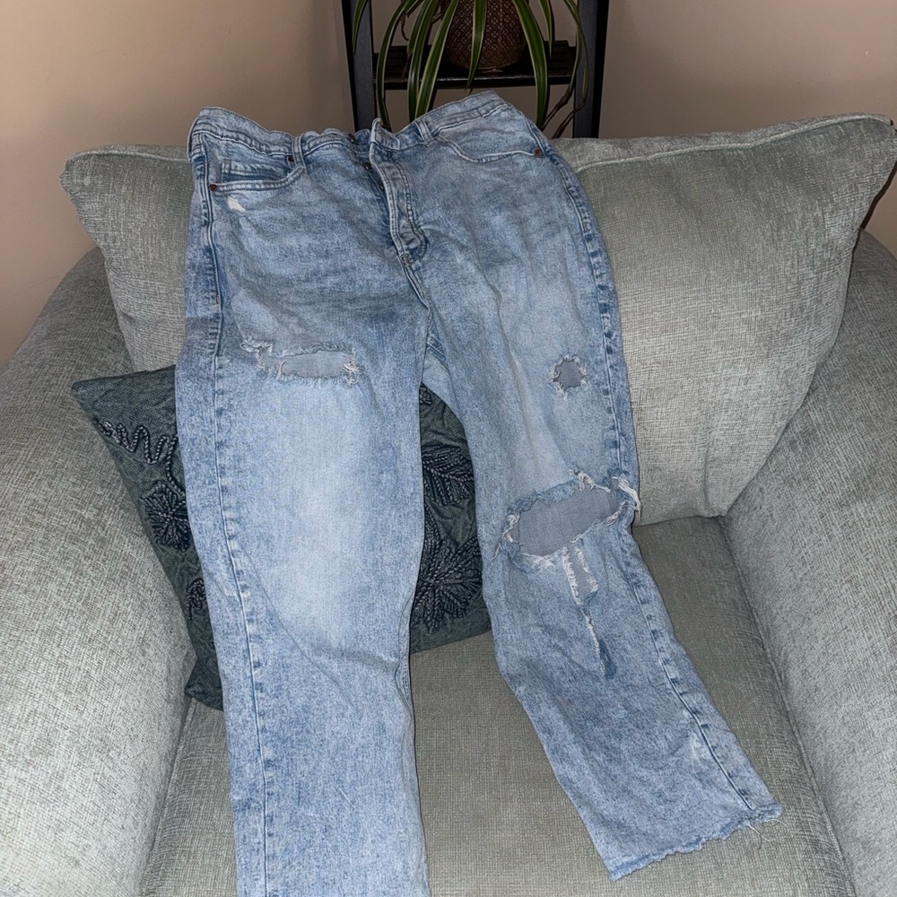 Old Navy Light Blue Distressed Women’s Jeans